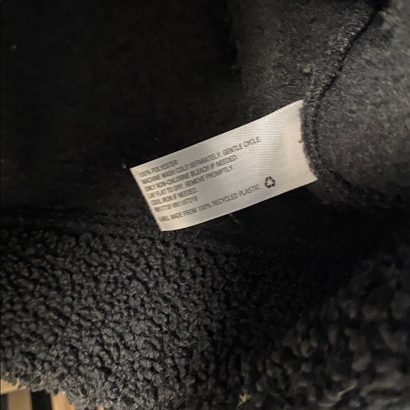 Universal Thread Zip Up - Picture 3 of 3